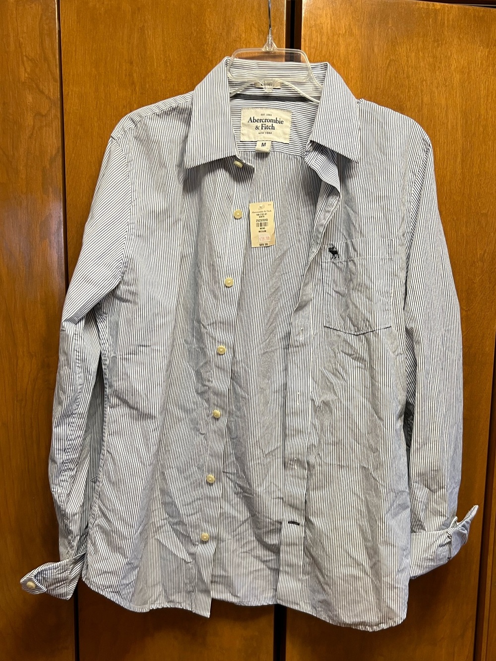 Abercrombie & Fitch NWT Men’s Vintage Blue White Striped Long Sleeve Button Down